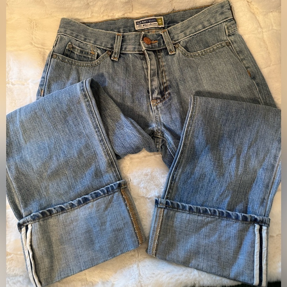 Old Navy Cropped Cuffed Denim Jeans. Size 4. Low Waist. Stripe on Cuff. NEW